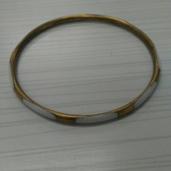 Vintage white inlay bangle bracelet - Picture 3 of 4